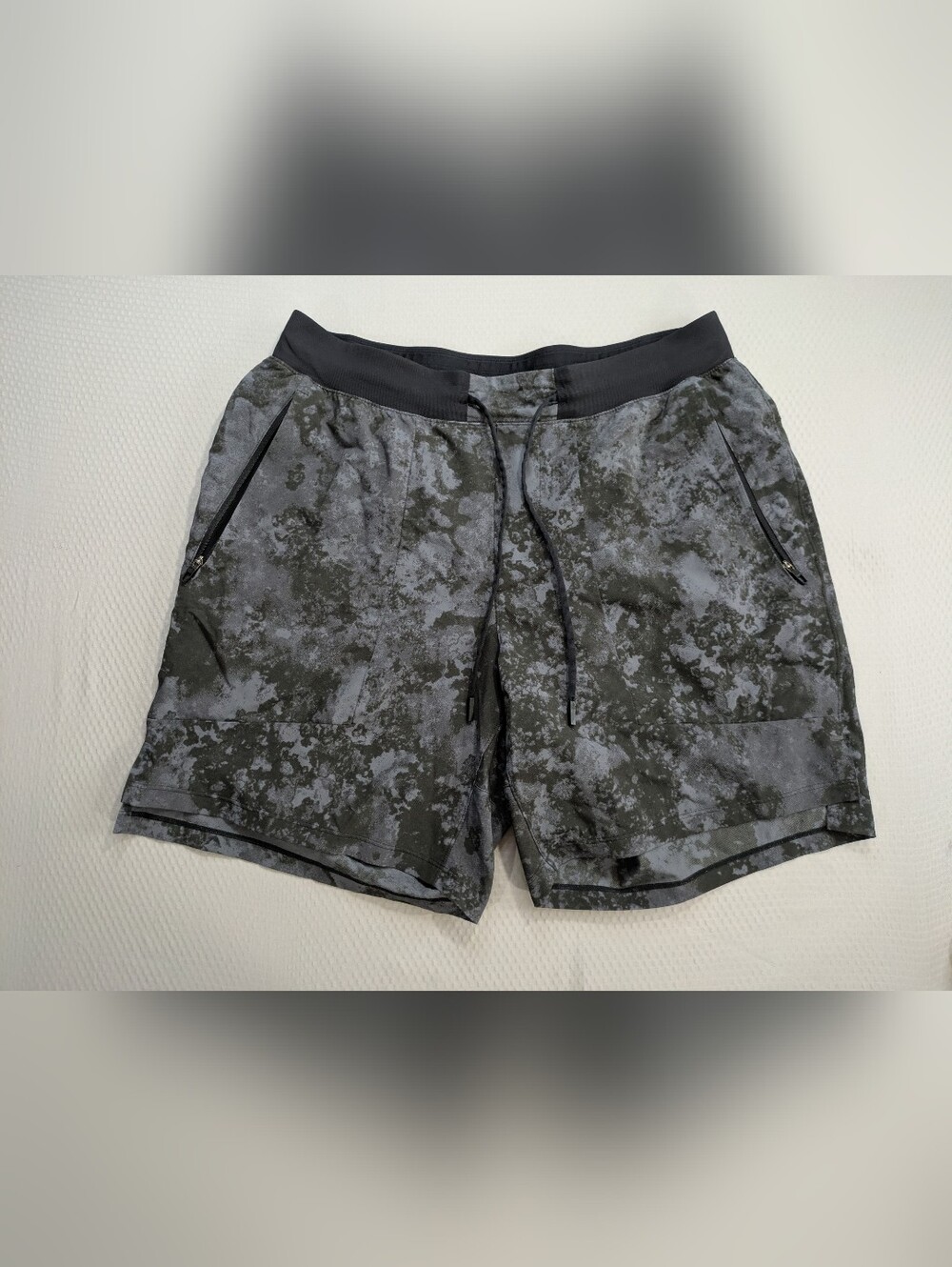 Lululemon License To Train Shorts Men's Size L Linerless 7” (M7AUKS)